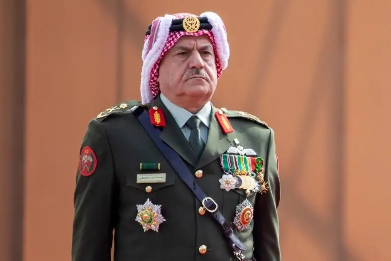 رئيس هيئة الأركان المشتركة يزور قيادة