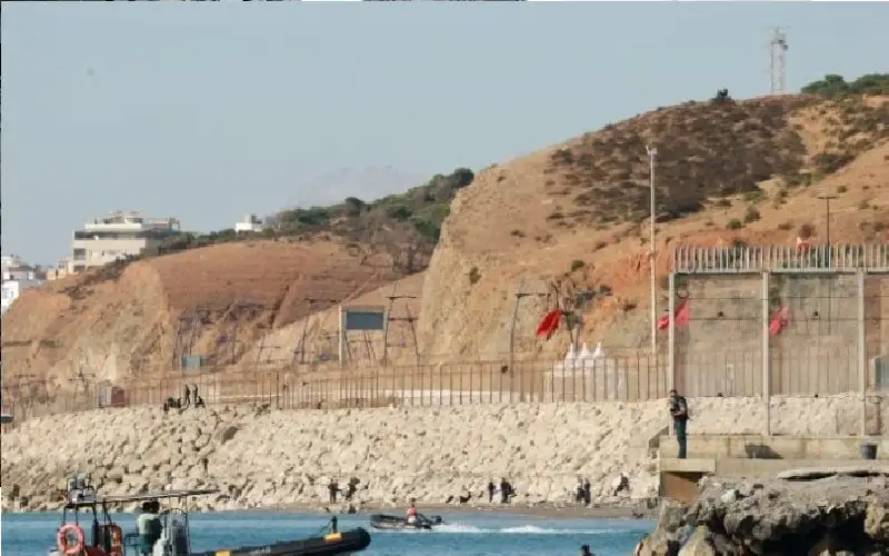 وزيرة الدفاع الإسبانية تطالب المغرب بالتحقيق