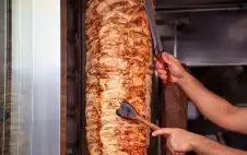 معايير صاstrongرمstrongة جديدة لبيع الشاورما في