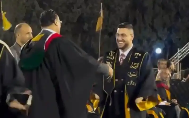 صحيفة نيسان ـ من فتى الزرقاء إلى خريج في