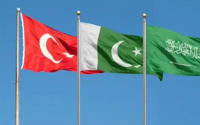 إقالة وزير الدفاع البريطاني على خلفية