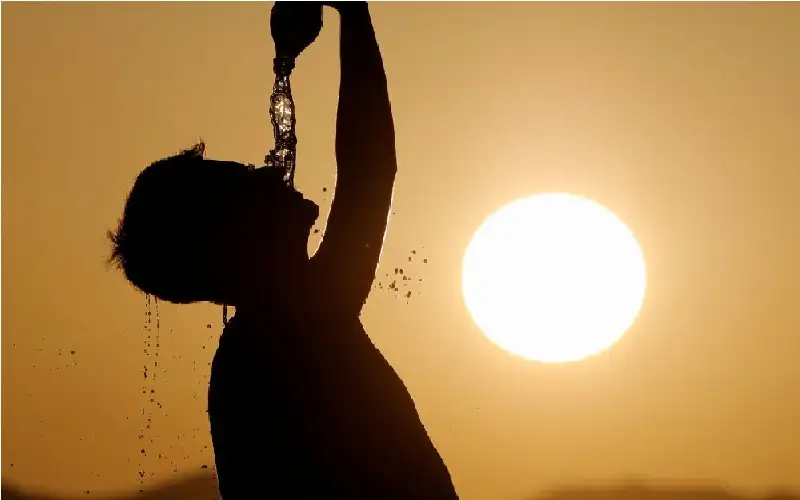 الأرصاد تحذر من أشعة الشمس وتدني