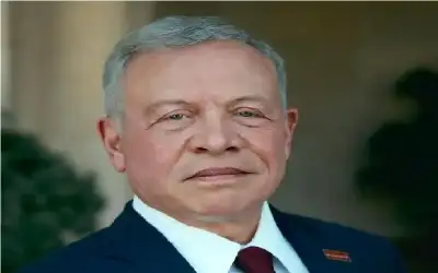 أسباب تغير لون الأسنان وطرق استعادة