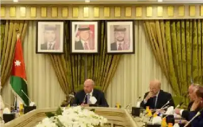 أسباب تغير لون الأسنان وطرق استعادة