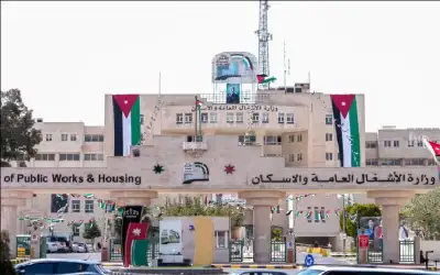 الملك يهاتف بن زايد ويدين الاعتداء