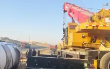تدهور صهريج غاز على الطريق الصحراوي
