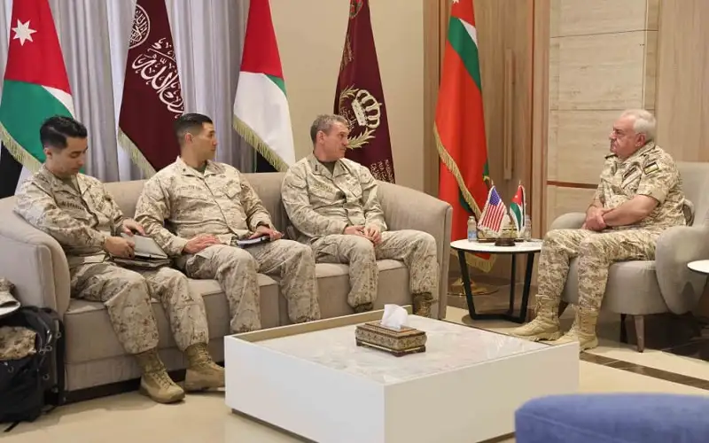 اللواء الركن الحنيطي يستقبل قائد قوات