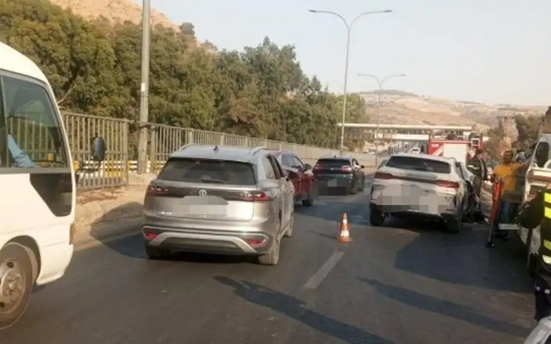 صحيفة نيسان ـ 5 إصابات بحادث تصادم على طريق