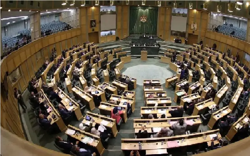 صحيفة نيسان ـ النواب: حل مجالس البلديات قرار سيبقى