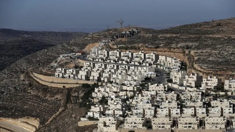 بريطانيا تدعو إسرائيل إلى وقف مشروع
