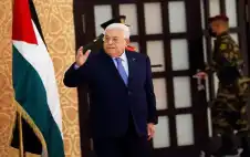 عباس يطاstrongلبstrong إسرائيل بوقف وإلغاء مخطط