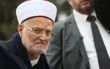 الشيخ عكstrongرمstrongة صبري: الحريق الذي اشتعل