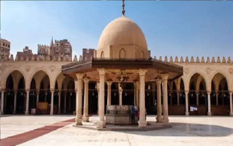 مذيعة مصرية اعترضت على اسكات الاذان