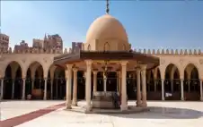 مذيعة مصرية اعترضت على اسكات الاذان