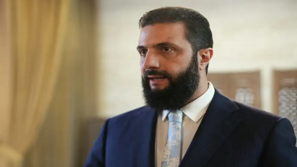 الشرع يهنئ الشعب السوري بإزالة اسم