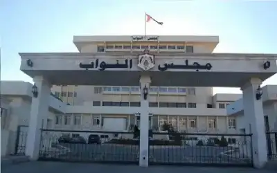 15 إصابة بحادثي سير في اربد
