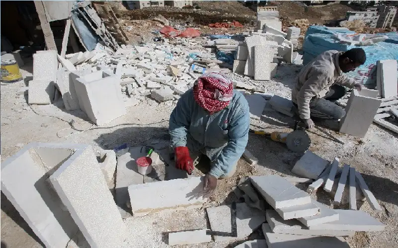 العمل: فرق لضبط العمالة الوافدة المخالفة