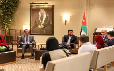 إنقاذ بقرتين وقعتا داخل حفرة امتصاصية