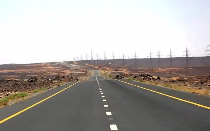 صحيفة نيسان ـ وزير الأشغال: مواصلة أعمال صيانة طريق
