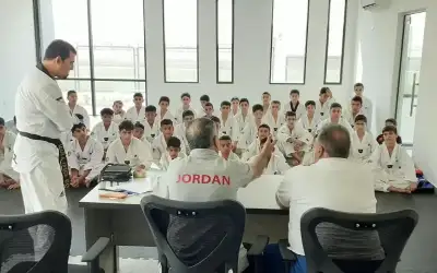 تعادل المنتخب الوطني لكرة القدم مع