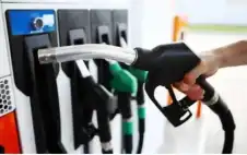 الحكومة تقرر تثبيت أسعار المحروقات لشهر