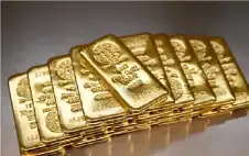الذهب يهبط مع ترقب المتعاملين بيانات