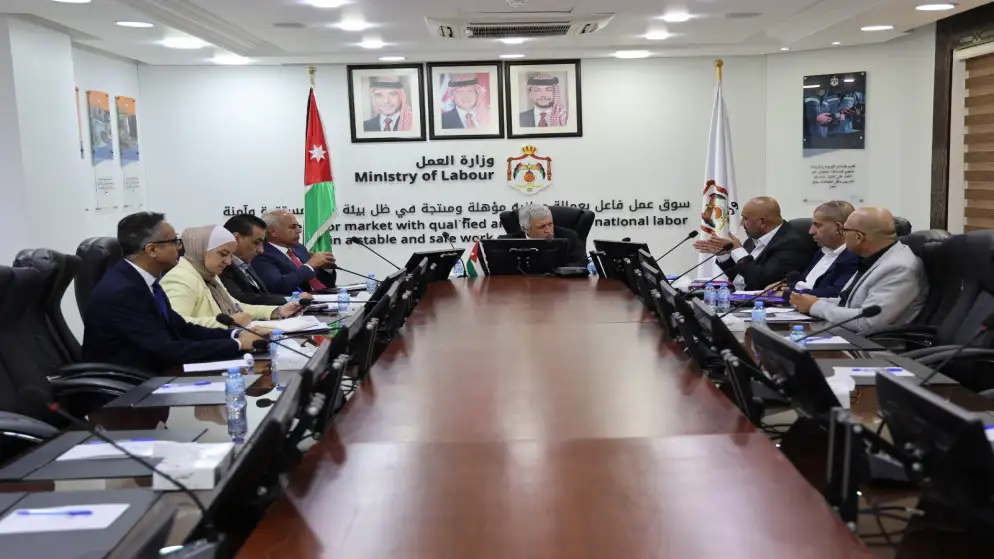 وزير العمل يوجه بتعزيز التعاون مع