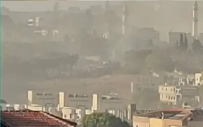 مايك بنس يوقع على قذائف إسرائيلية