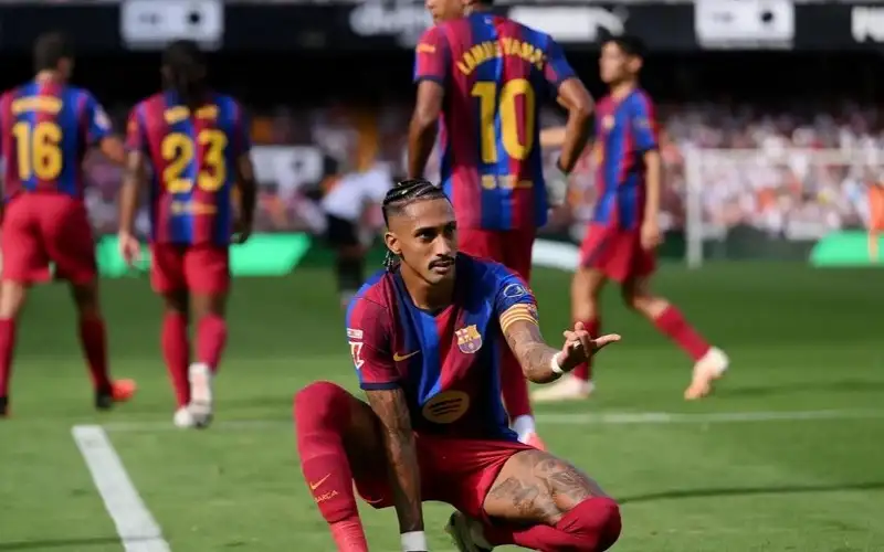 برشلونة يواصل تألقه في الليجا بخماسية