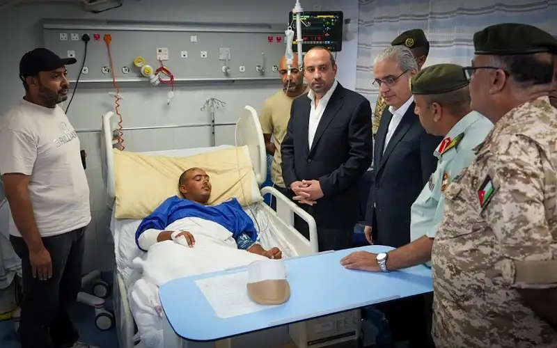 وزيرا الداخلية بالوكالة والصحة يزوران مصابي
