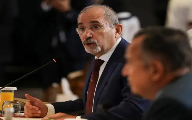 صحيفة نيسان ـ الصفدي يبحث مع نظيره السعودي الأوضاع