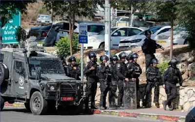النفط يهبط من أعلى مستوى في