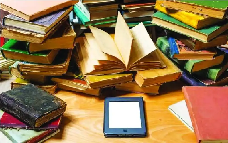 الكتاب الورقي.. رفيق يرفض التقاعد في