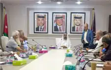 “النقل النيابية” تبحث مطاstrongلبstrong أصحاب باصات
