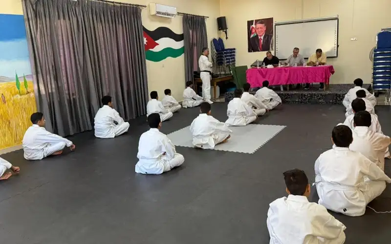 18 مشاركا يجتازون امتحان الحزام الأزرق