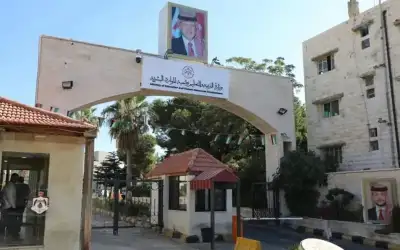 مجزرة.. نقل 106 من موظفي الجمارك
