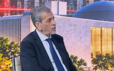 أنجح الطرق للتعامل مع الزوج البخيل
