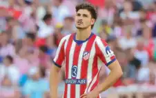برشلونة يستبعد صفقة ألفاريز