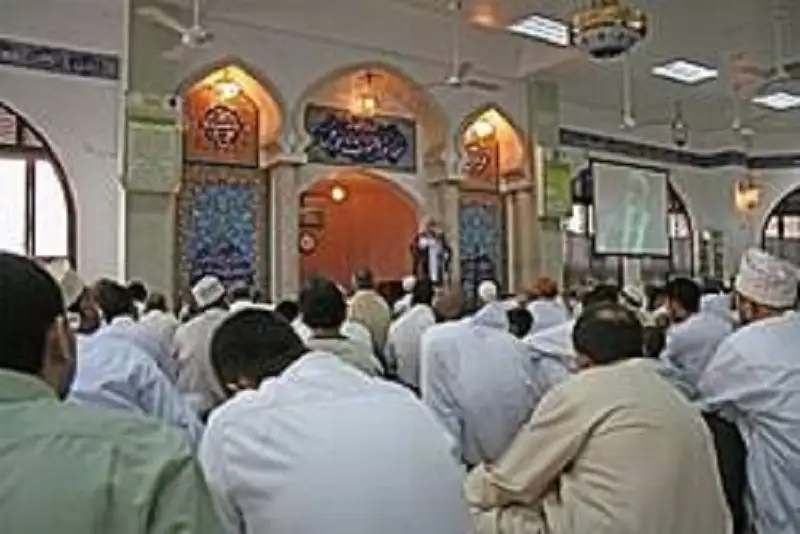 خطيب ينهي الجمعة في 5 دقائق