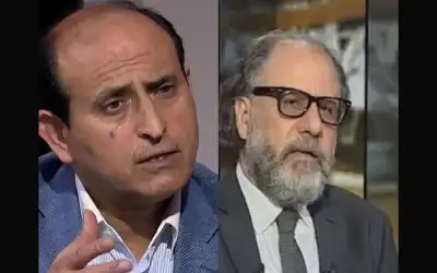 فنان يصمم رسومات باستخدام أشياء مختلفة