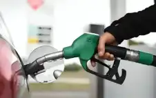 خبير طاقة يرجح رفع أسعار المحروقات
