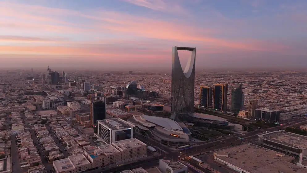 السعودية تحول الدراسة في مدارس الرياض