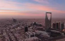 السعودية تحول الدراسة في مدارس الرياض