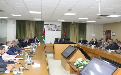 خامنئي: قوات العدو ستطرد قريبا من