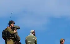 شهيد برصاص المستوطنين شstrongمالstrongي رام الله