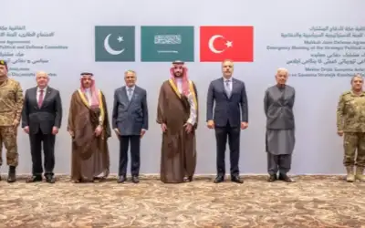 طيور تبني أعشاشها في أغرب الأماكن