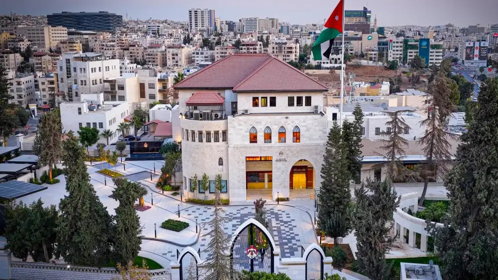 الحكومة: قرار منع السفر إلا للاجتماعات