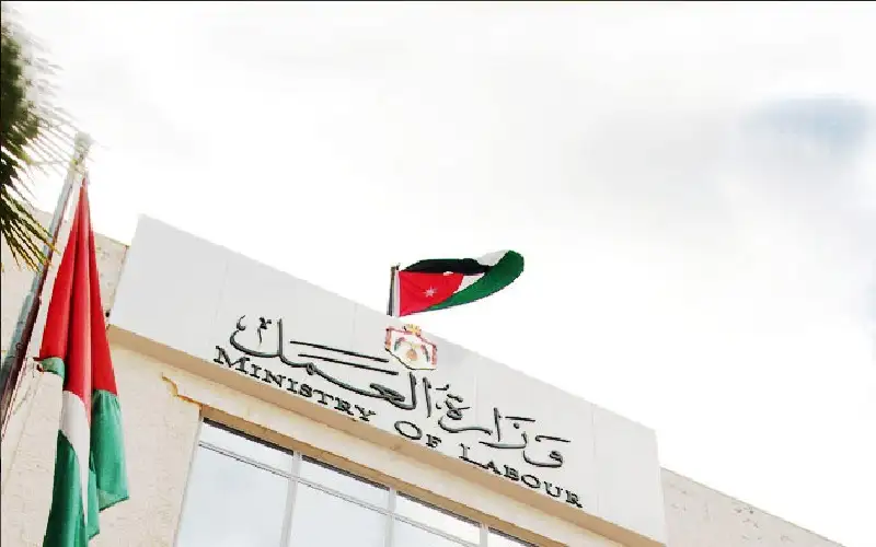 العمل: 154 ألـف عامل صوبوا أوضاعهم