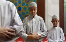 لا تطردوهم من بيوت الله