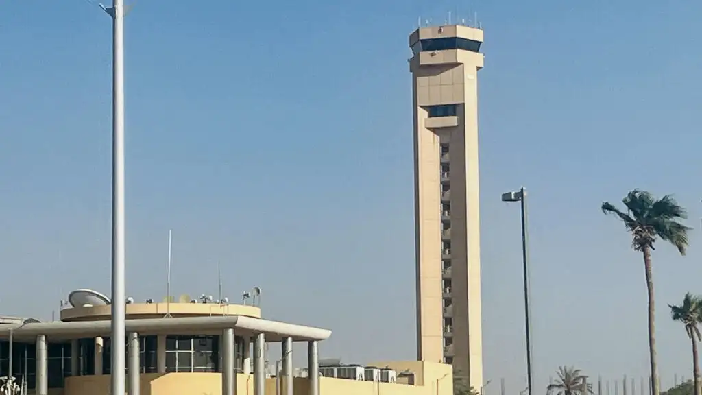 مستشار رئيس الإمارات يدعو لإحياء العمل